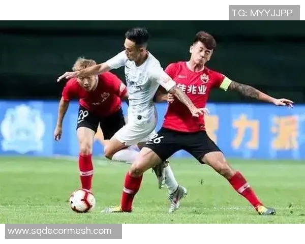 西安足球队灵活性引发热议球迷对战术调整的不同看法